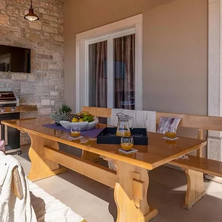 Bellavista Radmani Holiday home *
