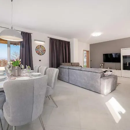 Bellavista Radmani Holiday home